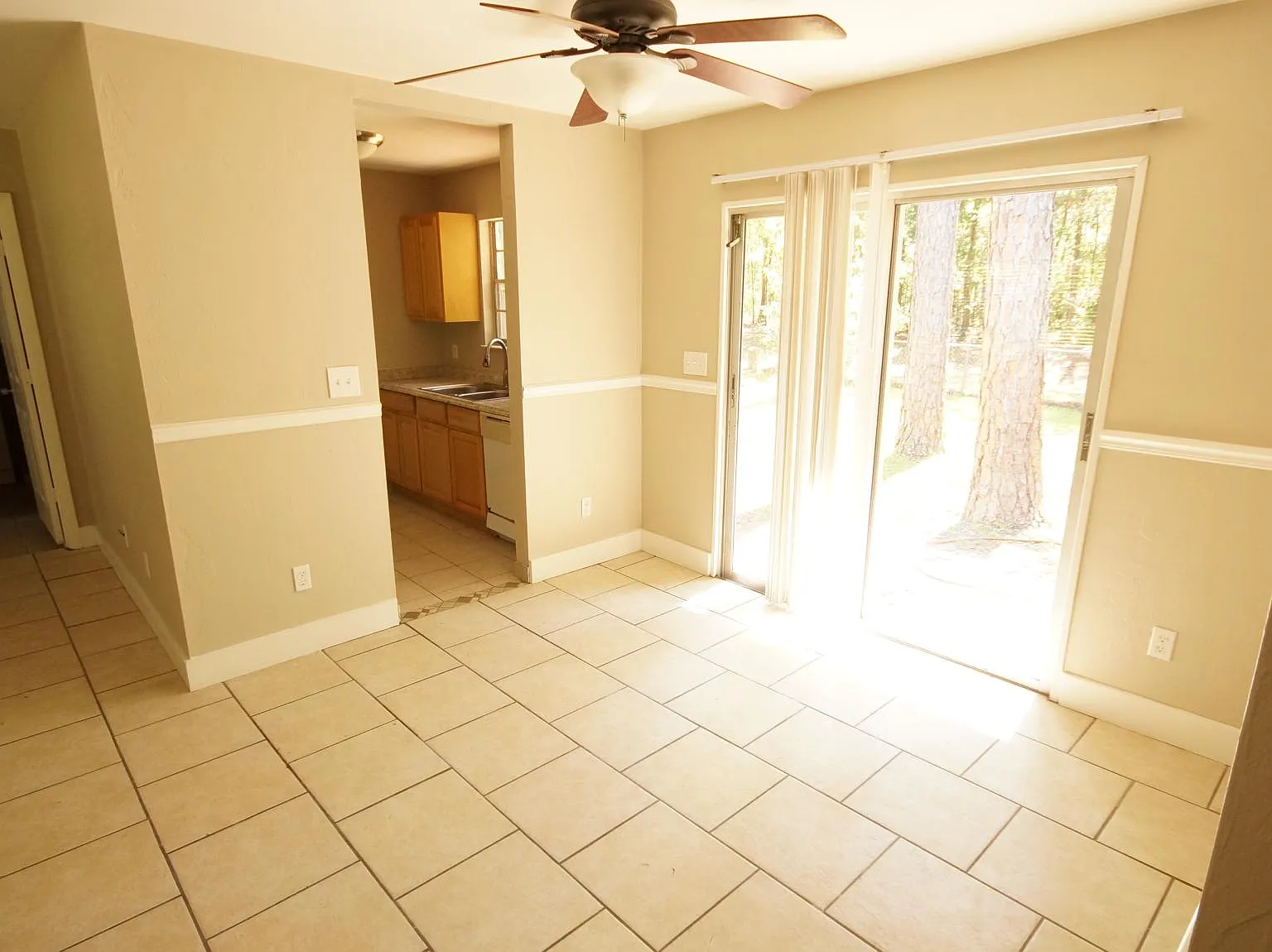 3 bed, 1250 sqft, $1,750 — Photo 4