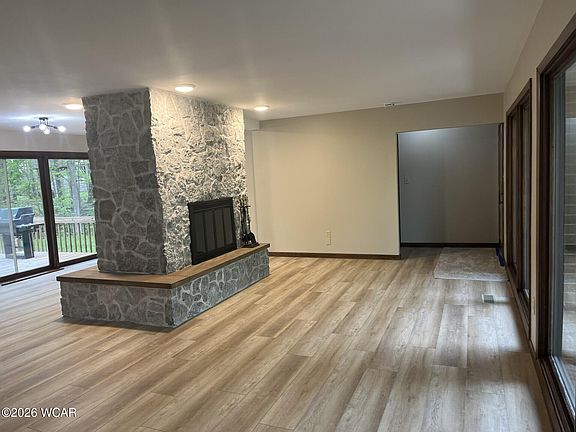 3rd image of 1360 Forest Dr