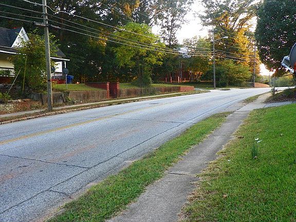 4th image of 221 Reynolds Ave