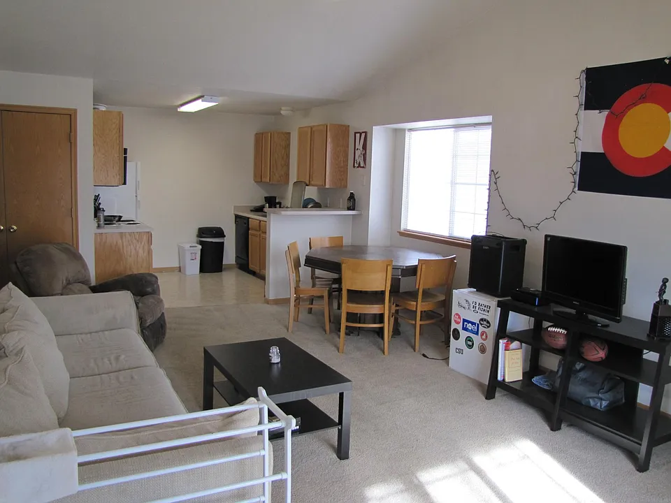 1221 University Ave #B304