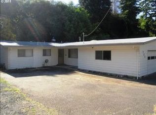764 N 10th St, Coos Bay, OR 97420
