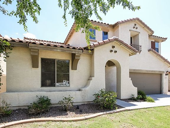 3rd image of 2409 W Saint Catherine Ave