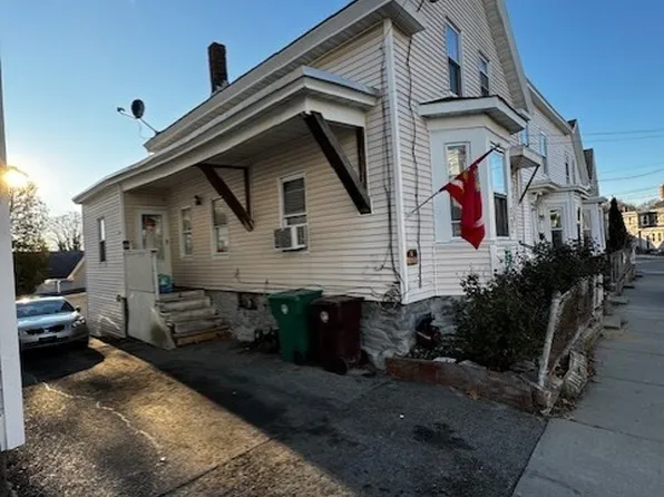 98 W 6th St, Lowell, MA 01850