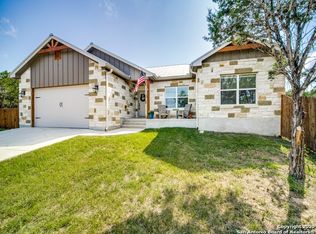 1384 Bellewood Ln, Canyon Lake, TX 78133