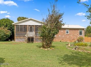 112 Charles Pl, Harriman, TN 37748