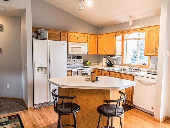5th image of 3483 Kahler Dr NE
