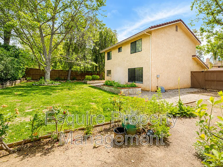 6713 Singletree Ln — Photo 16