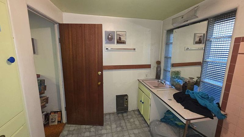 3rd image of 18302 N Evanston Avenue