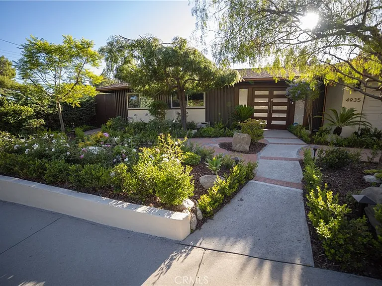 4935 Ocean View Blvd — Photo 34