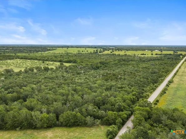 Charcoal Rd, Waelder, TX 78959