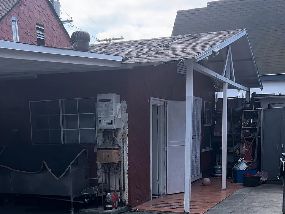 1048 S Woods Ave #BACK HOUSE