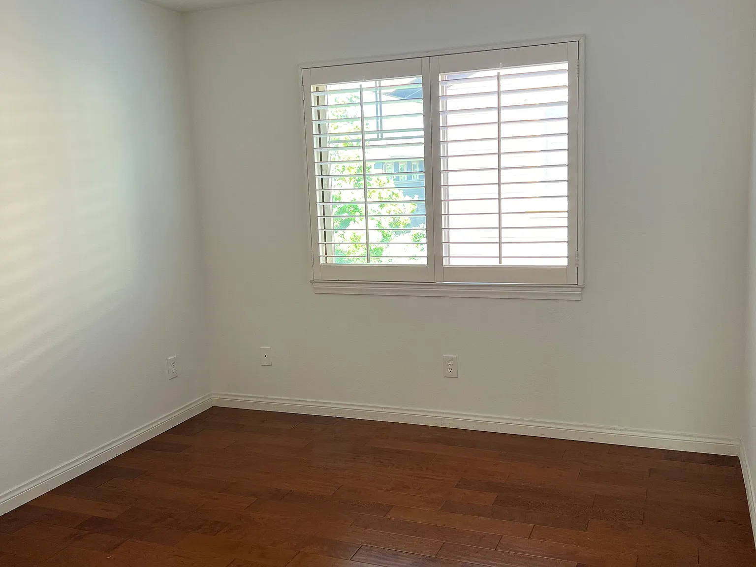 4 bed, 1554 sqft, $1,100 — Photo 2