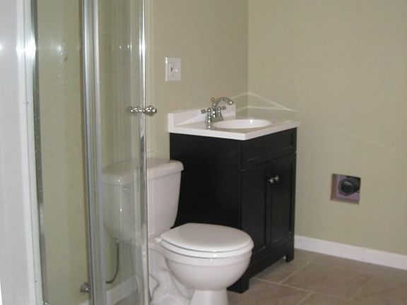 Lower Level bath w/ Laundry