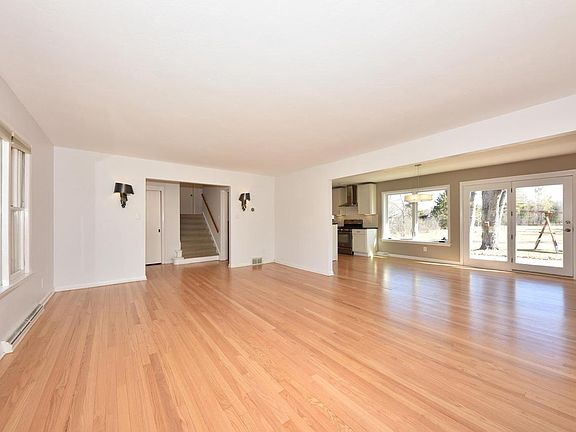 5th image of 11260 North River ROAD