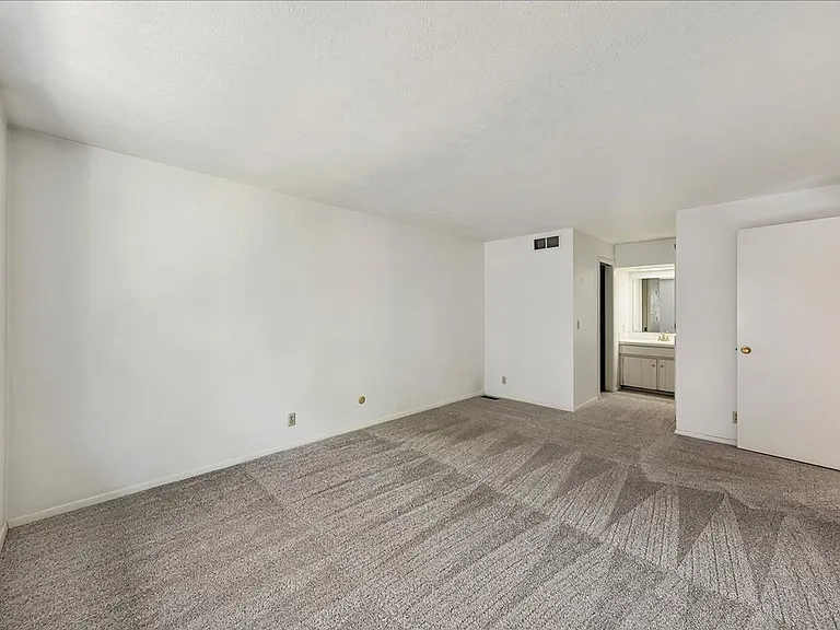 3117 S Waterbury Ln — Photo 22