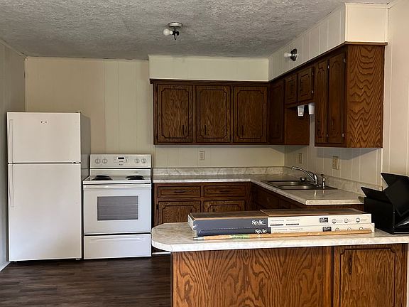 3rd image of 25545 Nugget Dr Unit 4