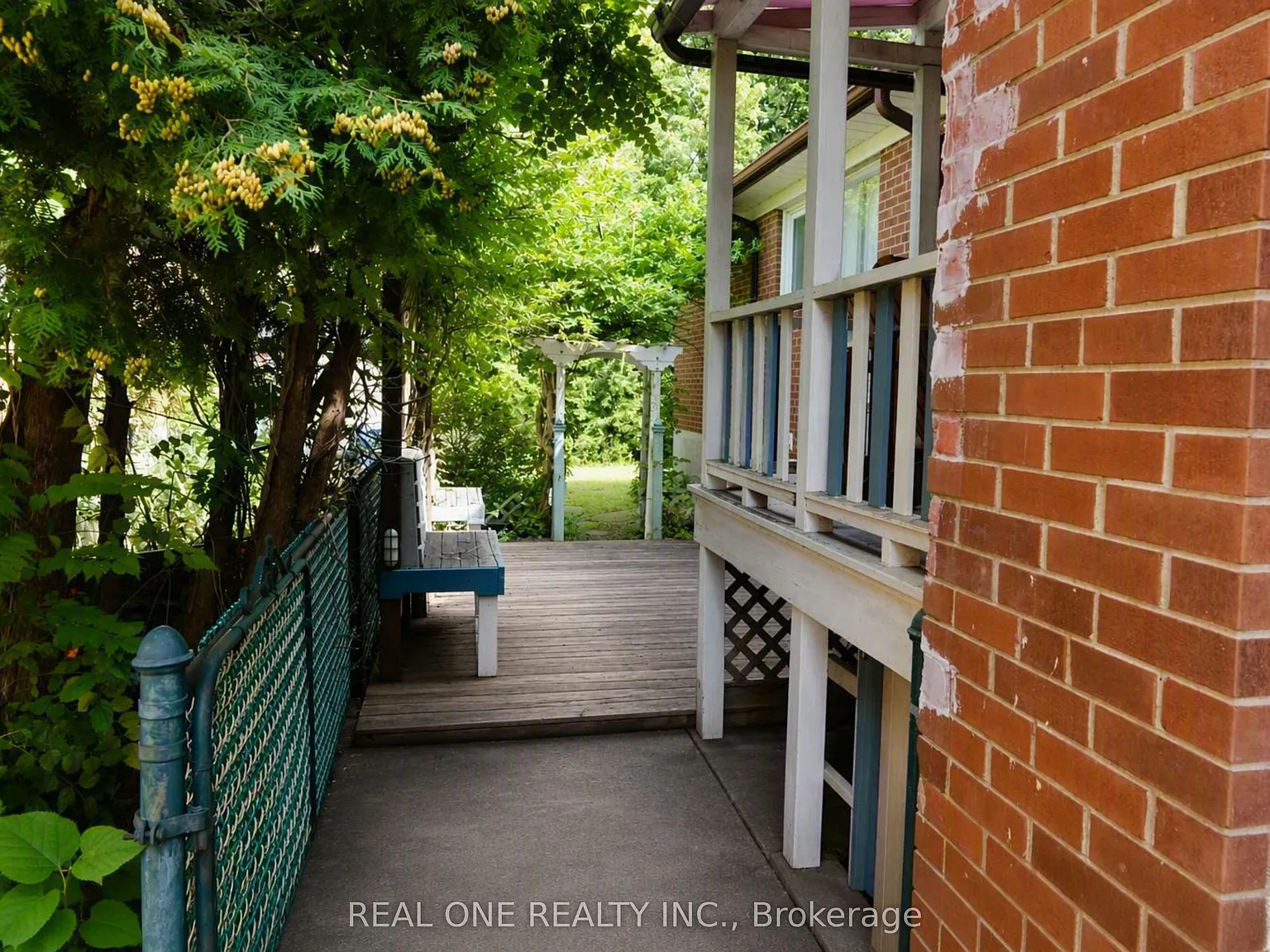 5 bed, $3,899 — Photo 2