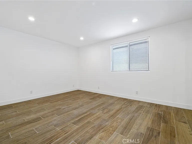 5706 Burnet Ave — Photo 8
