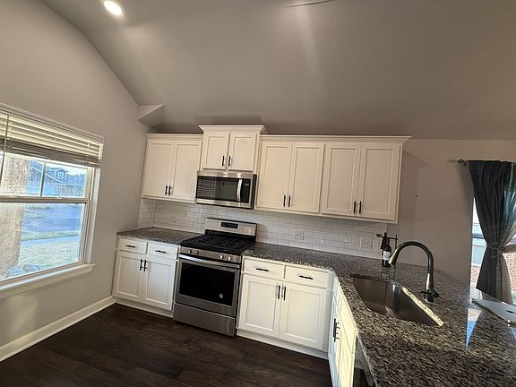 5th image of 3121 Old Frisco Rd