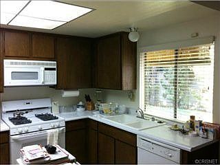 5th image of 8139 Varna Ave