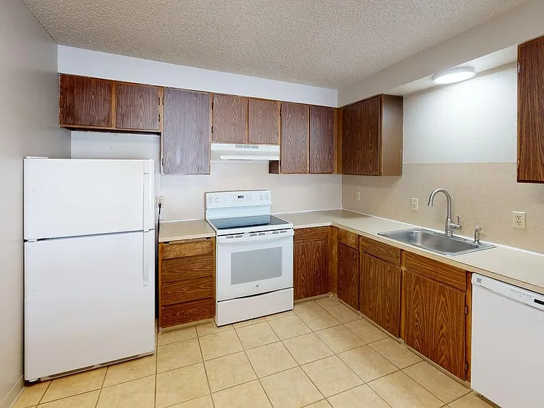 245 W Coe Ave #5 — Photo 2