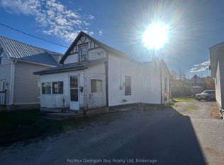 111 Andrew St S, Orillia, ON L3V 5J3