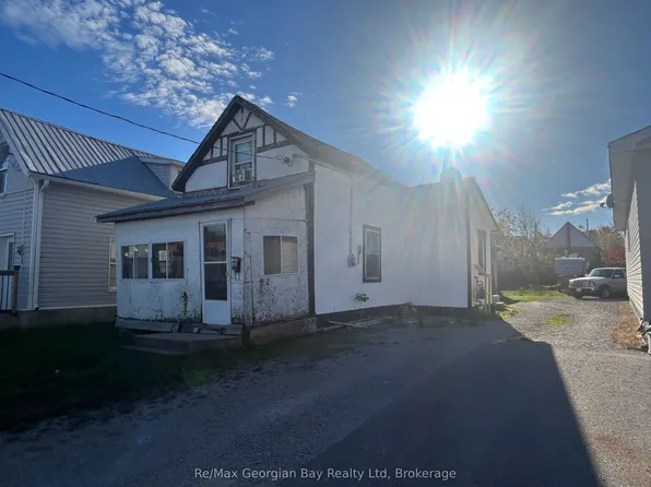 111 Andrew St S, Orillia, ON L3V 5J3