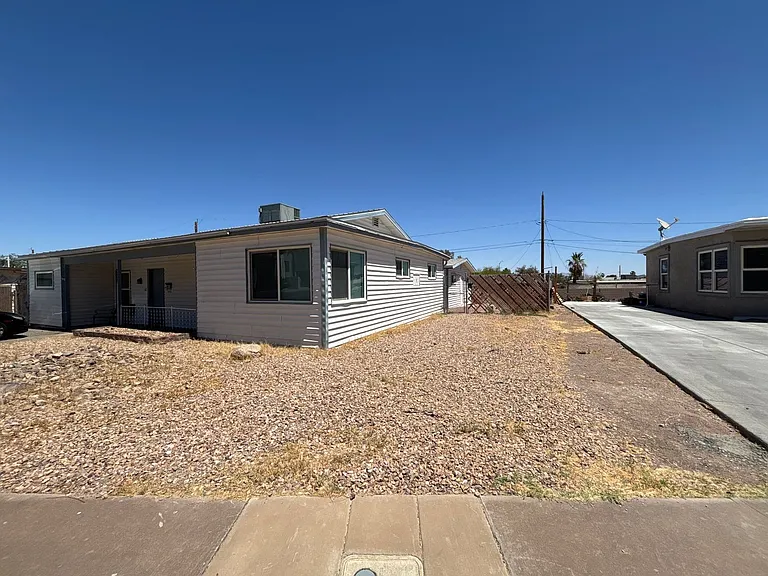227 S Texas Ave #B — Photo 24