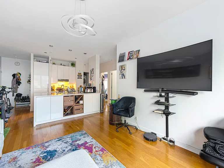 111 Monroe St #2D — Photo 8