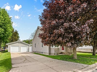209 4th St SW, New Prague, MN, 56071