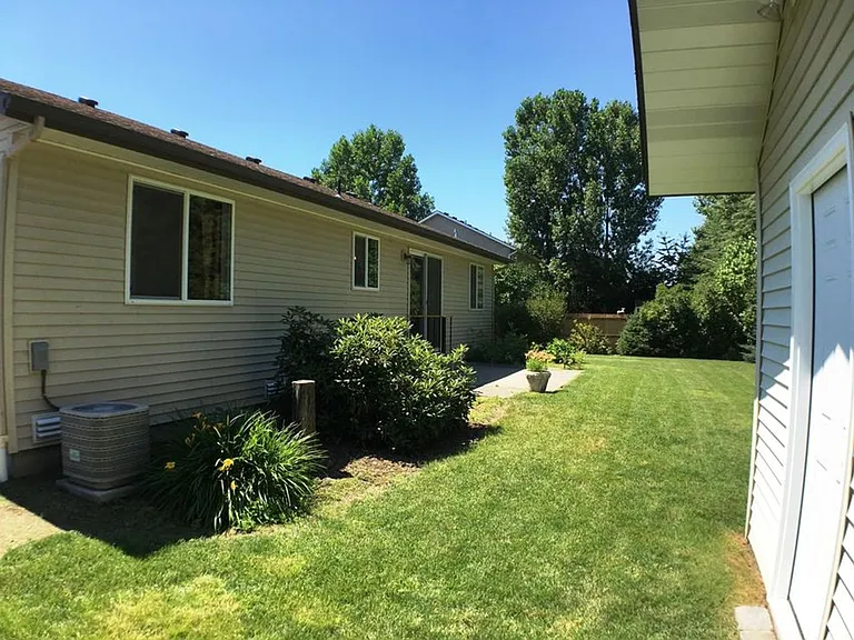 9049 N Torrey Ln — Photo 25