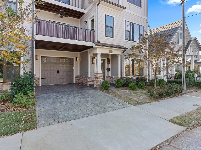 105B McCall St — Photo 22