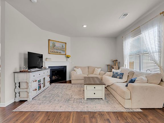 3rd image of 326 Gammon Ln