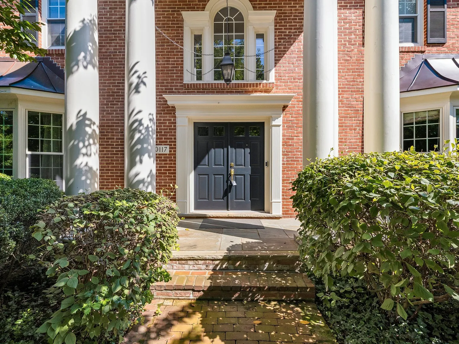5 bed, 4.5 bath, 6124 sqft, $7,200 — Photo 3