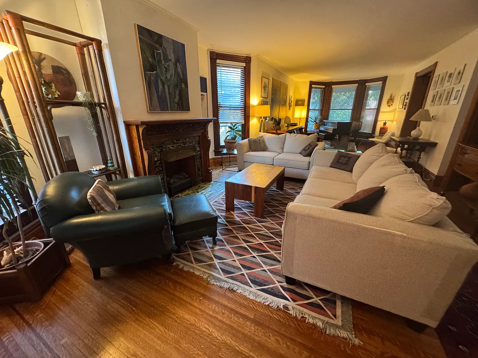 2 bed, 2000 sqft, $2,500 — Photo 2