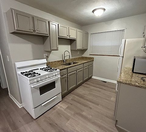 3rd image of 102 N West St #2