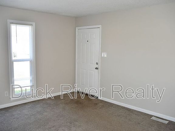 4th image of 213 Hunter Dr #A