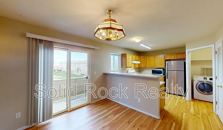 4960 Universal Hts — Photo 5
