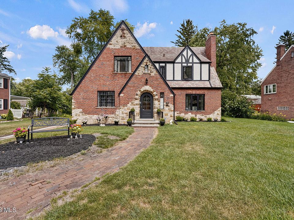 1st image of 2718 Barrington Dr