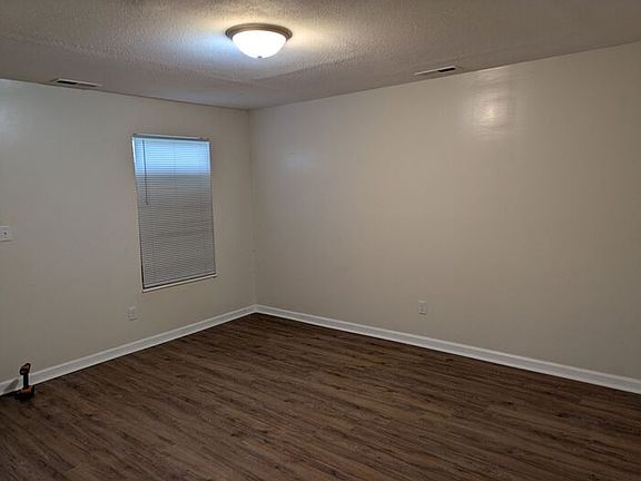 5th image of 3741 Garfield Ave