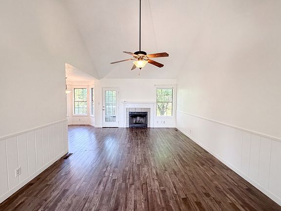 3rd image of 3394 Endsworth Dr