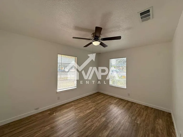 7831 Gallop Dr — Photo 12
