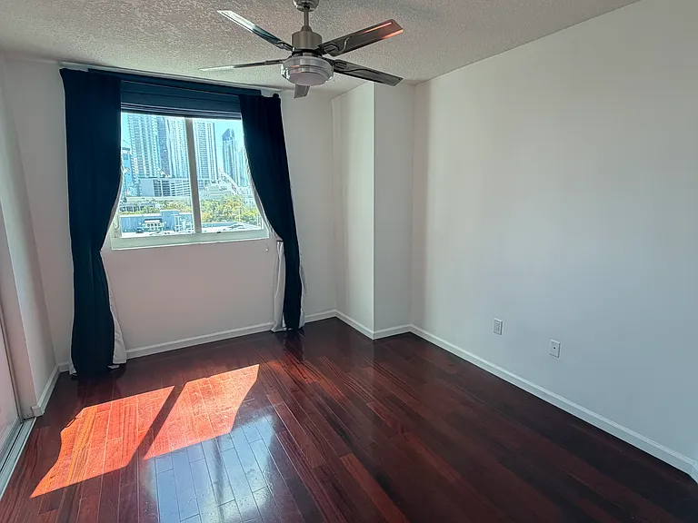 1925 Madison St #14A — Photo 5