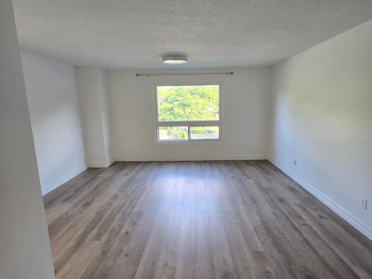 901 Lawson Rd — Photo 5