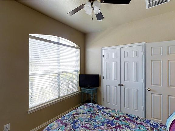 4th image of 320 Highland Fairway Ln