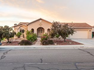 5005 Sandalwood Dr, Farmington, NM 87402