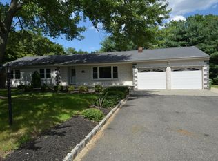 17 Hamiltonian Dr, Red Bank, NJ 07701