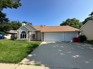 823 23rd St SW, Rochester, MN 55902