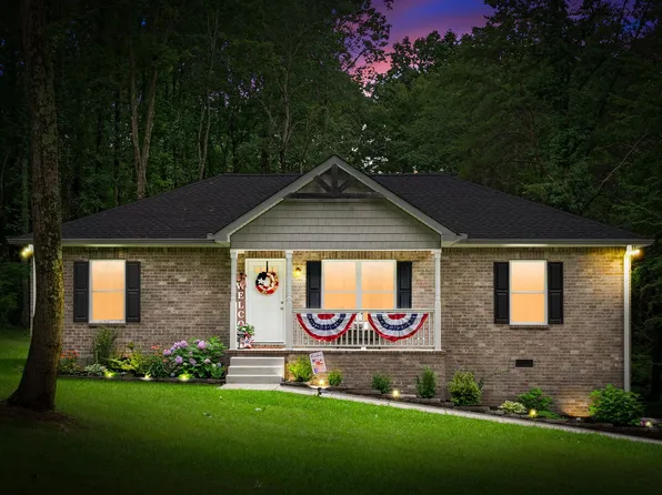 516 Cedarcrest Dr, Chapmansboro, TN 37035