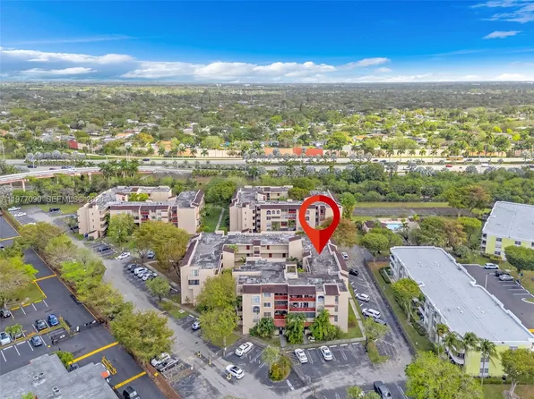 10641 SW 108th Ave APT 3D, Miami, FL 33176